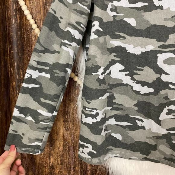 chaser | Camo Cozy Pullover Sweatshirt Gray Large - Picture 3 of 6